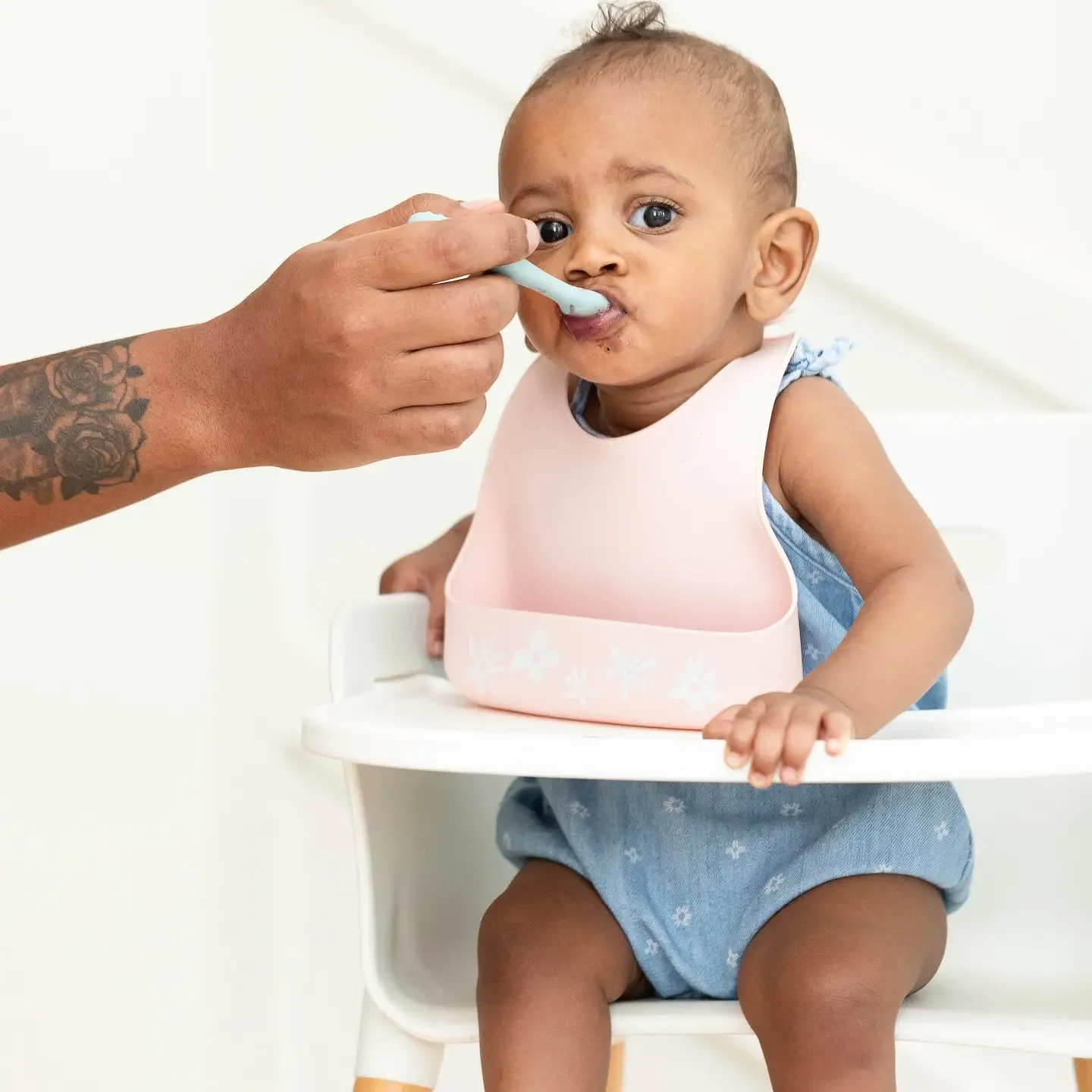 Bella Tunno Little Bites Starter Bib: Fresh Blooms