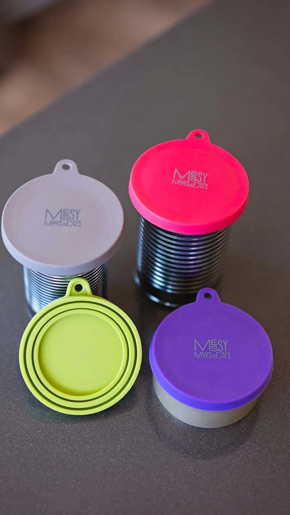 Silicone Universal Cat Food and Dog Food Can Cover, Fits 2.5" to 3.3"