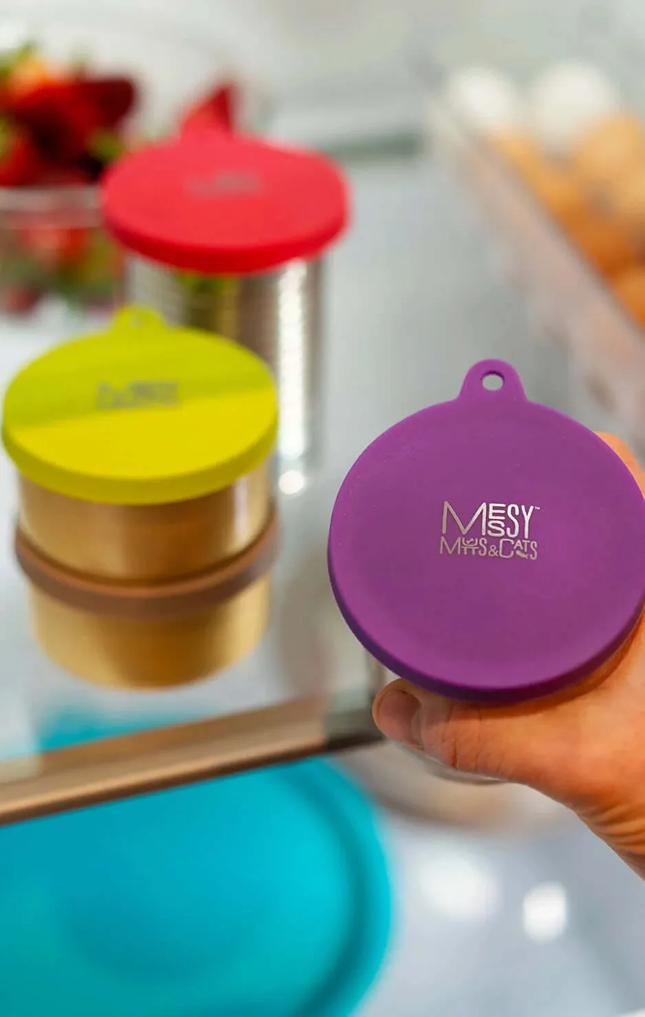 Silicone Universal Cat Food and Dog Food Can Cover, Fits 2.5" to 3.3"